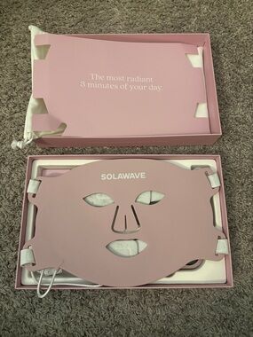 Solawave Red Light Mask Wrinkle Retreat Pro LED Face Mask